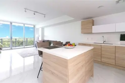 16385 Biscayne Blvd #719, North Miami Beach: photo 1 of 45
