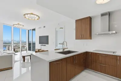 18201 Collins Ave #5508, Sunny Isles Beach: photo 1 of 29