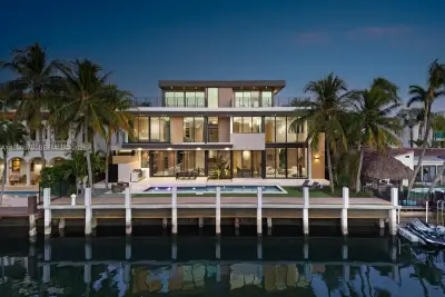 641 Flamingo Dr, Fort Lauderdale: photo 1 of 67