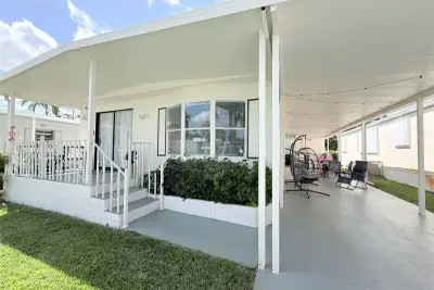 5221 SW 25th Ave, Fort Lauderdale: photo 1 of 21
