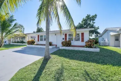 5010 NW 51st St, Tamarac: photo 1 of 37