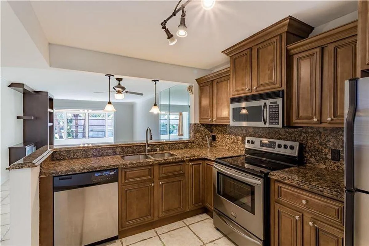 2800 Fiore Way #2060, Delray Beach: photo 1 of 18