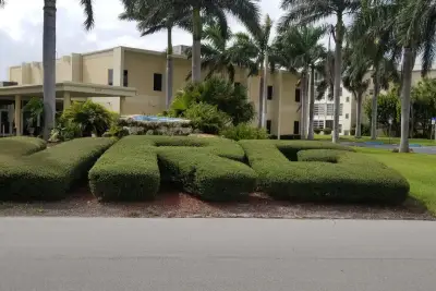 300 NE 26th Ave #305, Boynton Beach: photo 1 of 53