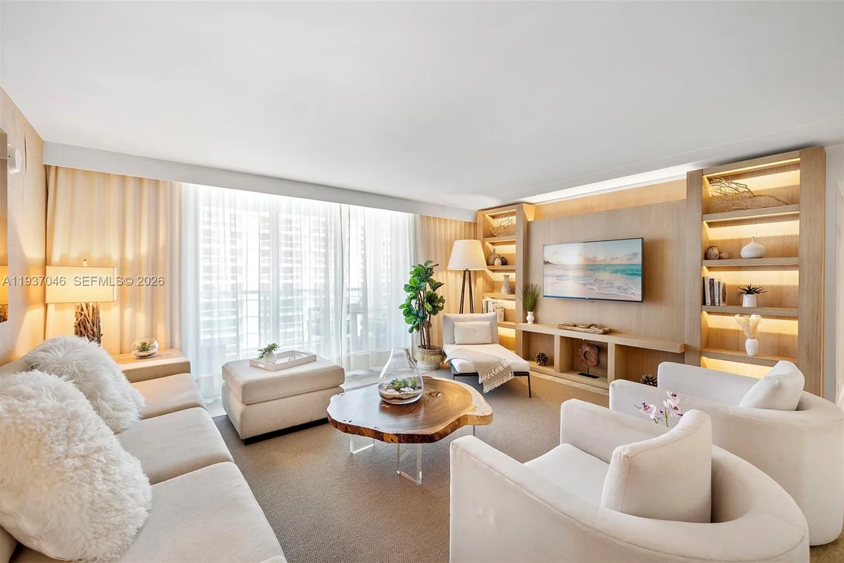 102 24th St #1207, Miami Beach: photo 1 of 37