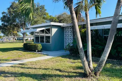 910 South Dr #B, Delray Beach: photo 1 of 24