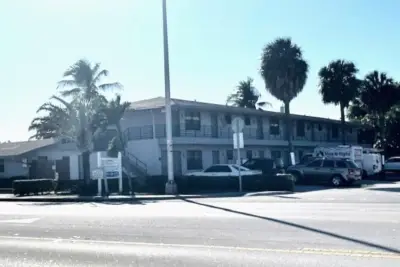 1711 S Cypress Rd, Pompano Beach: photo 1 of 8
