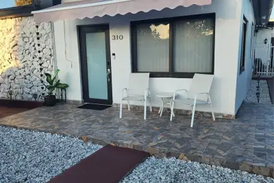 310-312 SW 36th Ave, Miami: photo 1 of 15