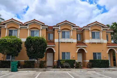 5906 Woodlands Blvd, Tamarac: photo 1 of 35