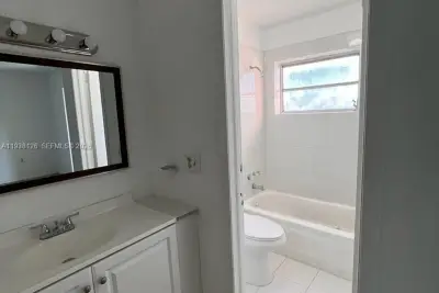 20520 NW 15th Ave #221, Miami Gardens: photo 1 of 11