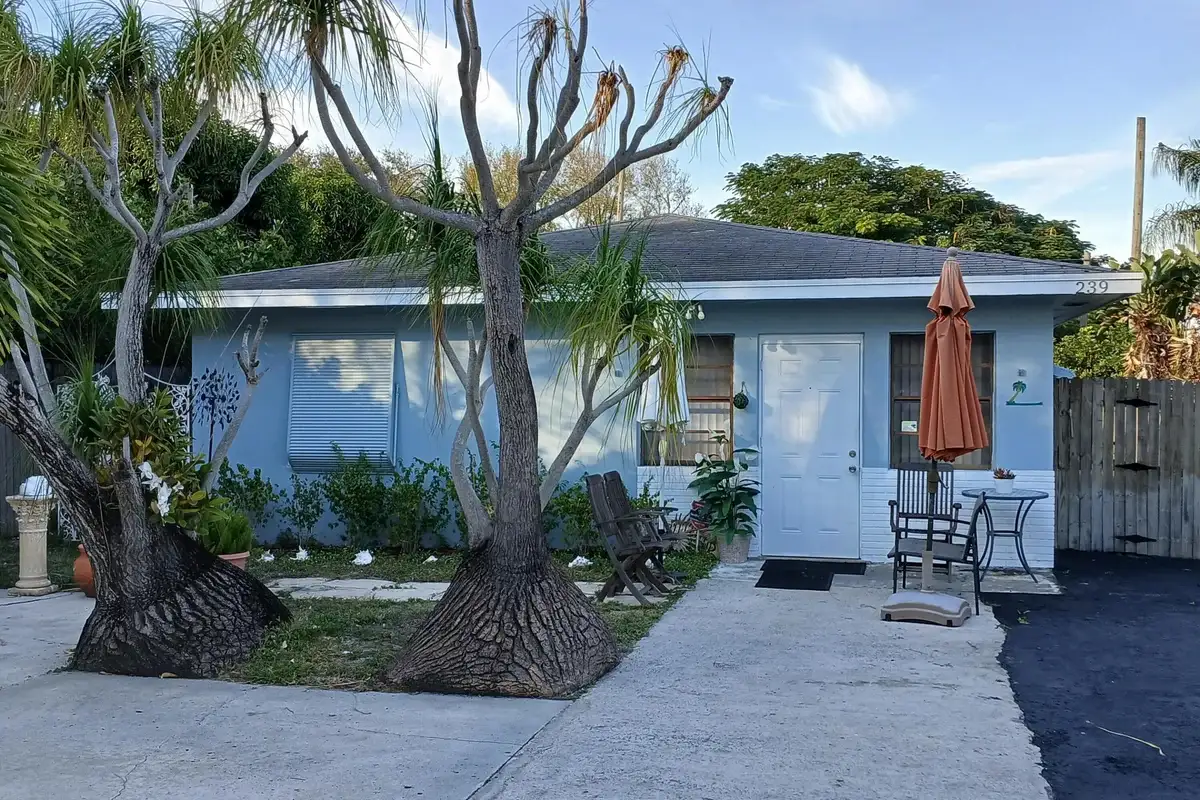 239 Gulfstream Blvd, Boynton Beach: photo 1 of 6