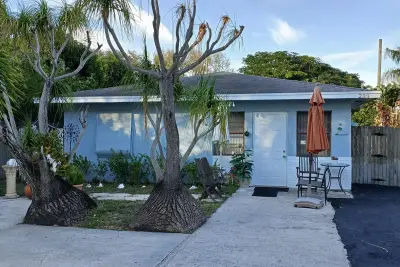 239 Gulfstream Blvd, Boynton Beach: photo 1 of 6