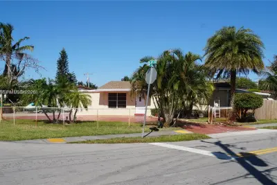 4361 SW 49th Ct, Dania Beach: photo 1 of 22