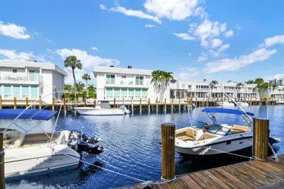 1035 Boca Cove Ln, Highland Beach: photo 1 of 57