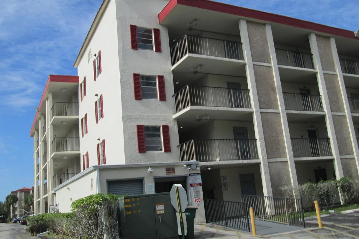 3001 NW 48th Ave #237, Lauderdale Lakes: photo 1 of 20