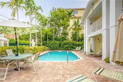 2660 NE 8th Ave #211, Wilton Manors: photo 1 of 25