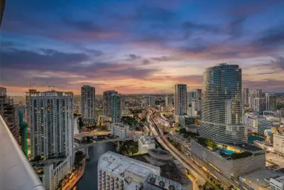 200 Biscayne Boulevard Way #4414, Miami: photo 1 of 29