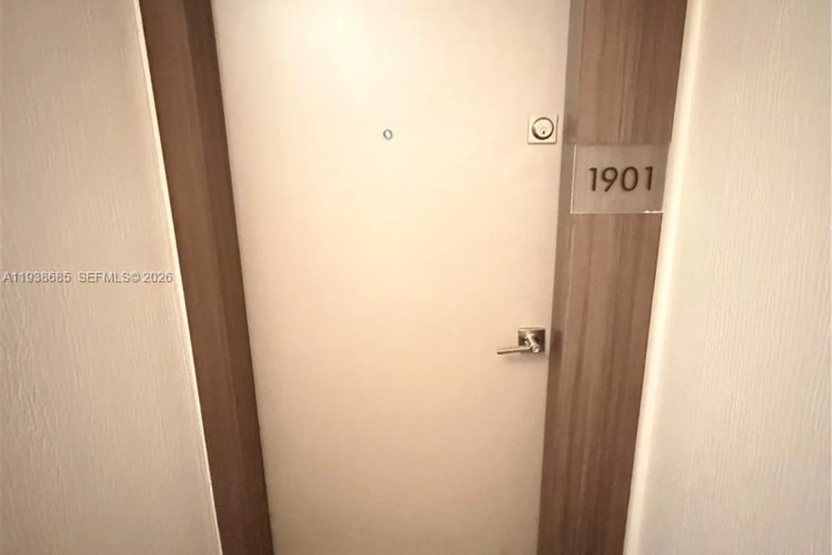 3701 N Country Club Dr #1901, Aventura: photo 1 of 27