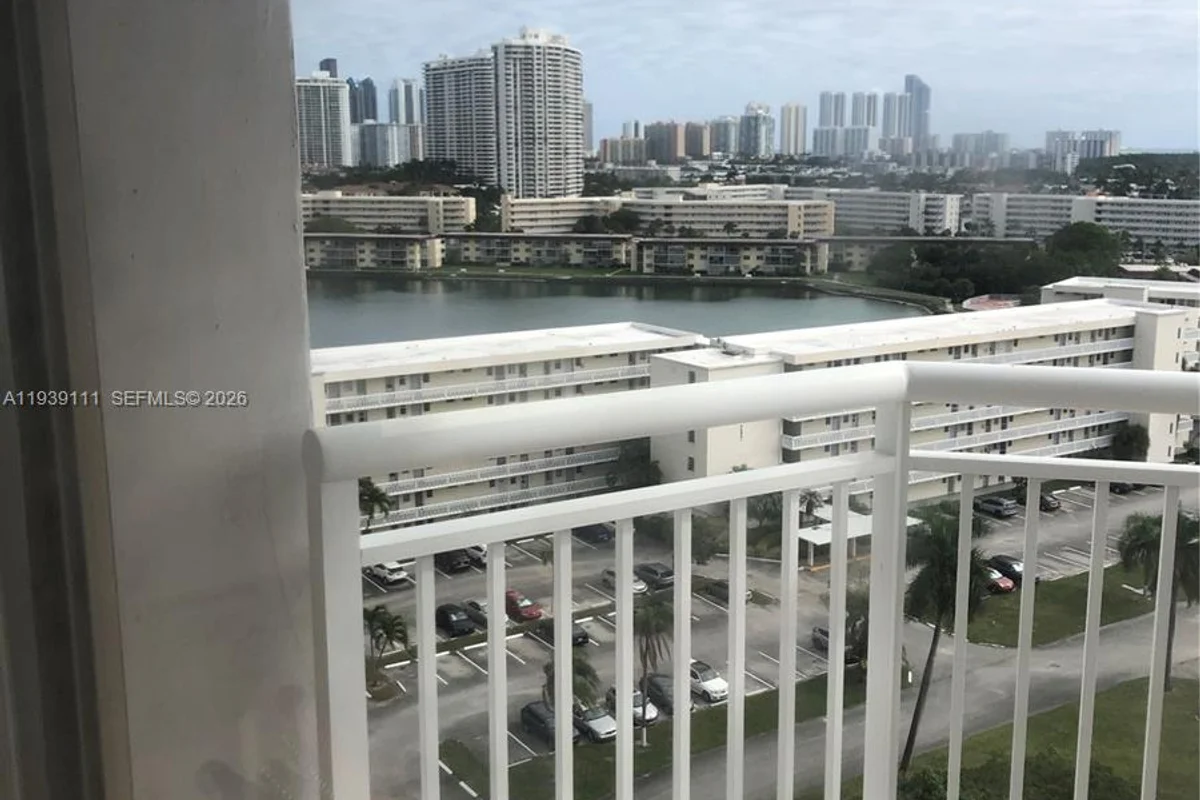 18011 Biscayne Blvd #1403, Aventura: photo 1 of 22