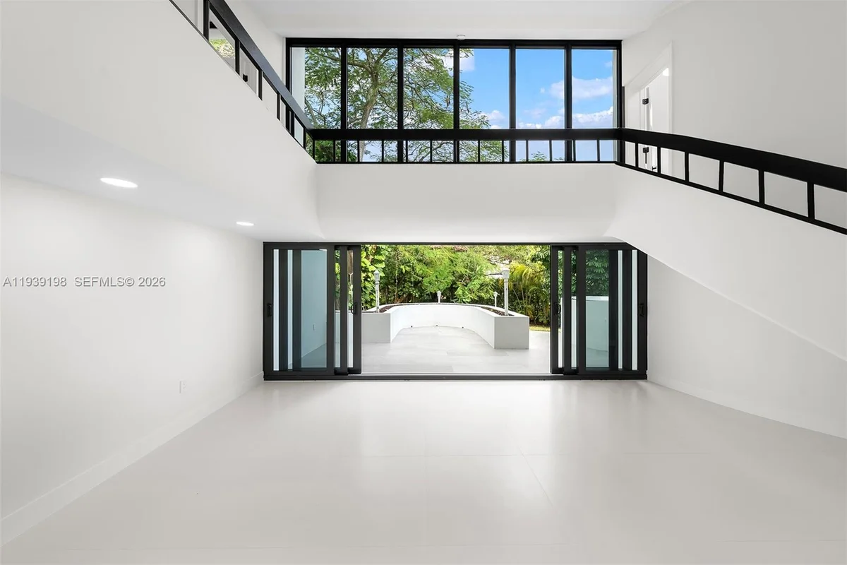 7540 Los Pinos Blvd, Coral Gables: photo 1 of 62