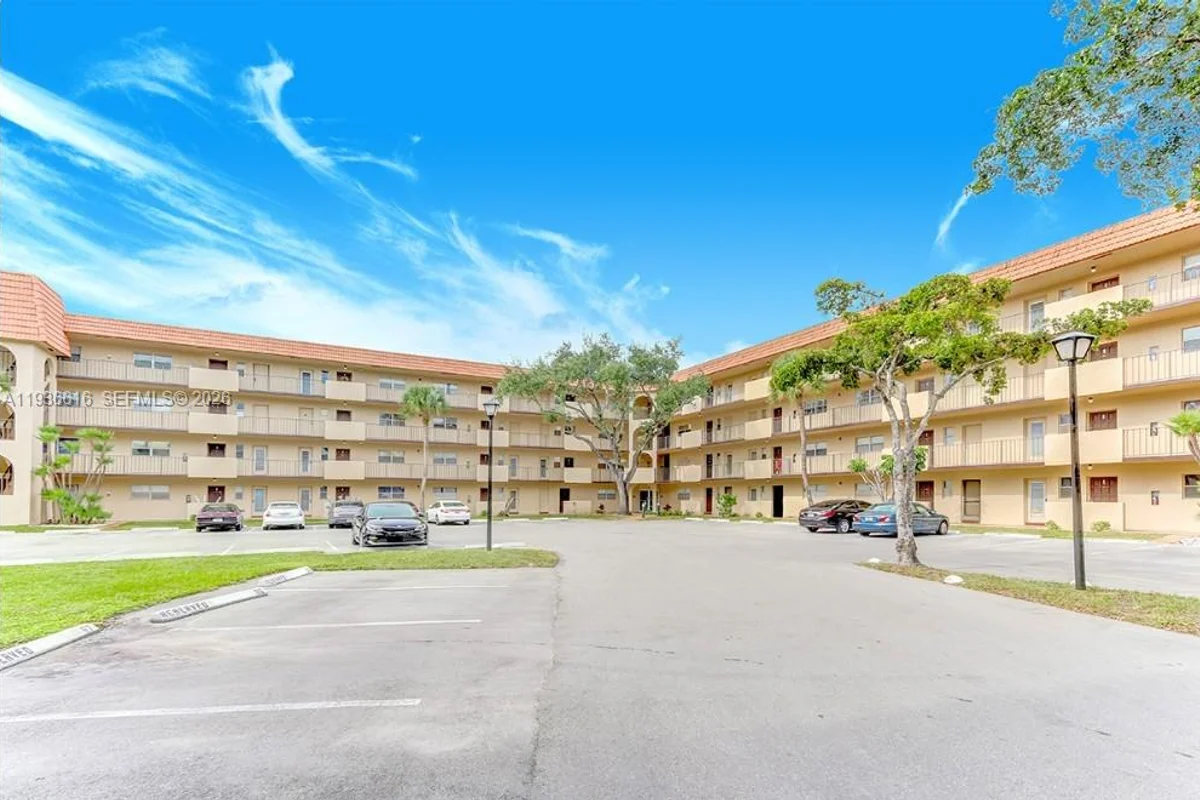 6301 N Falls Cir Dr #313, Lauderhill: photo 1 of 11