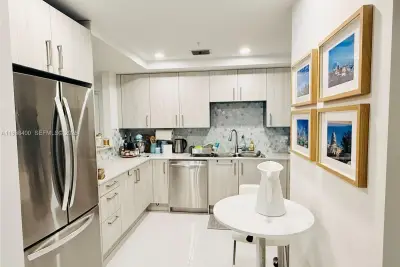10950 NW 82nd St #104, Doral: photo 1 of 40