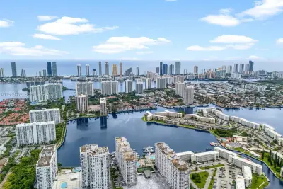 18021 Biscayne Blvd #304, Aventura: photo 1 of 50