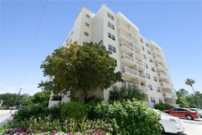 720 Orton Ave #607, Fort Lauderdale: photo 1 of 22