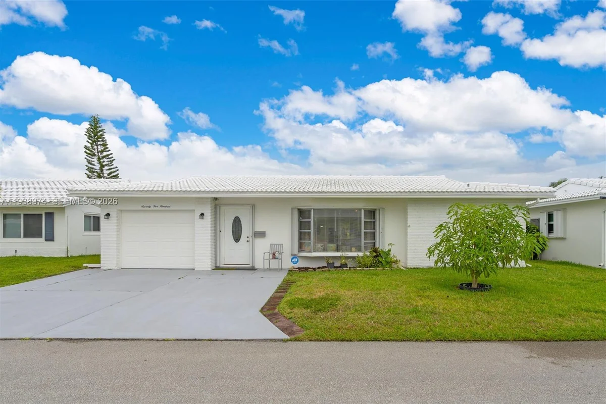 7500 NW 66th Ter, Tamarac: photo 1 of 43