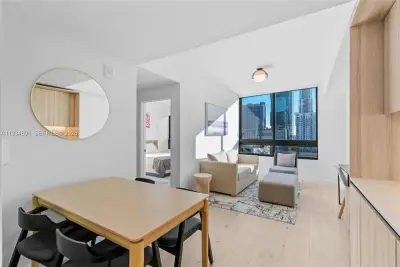 225 N Miami Ave #1405, Miami: photo 1 of 33