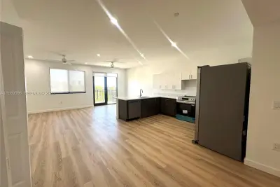 20 NE 19th Ave #PH08, Pompano Beach: photo 1 of 12