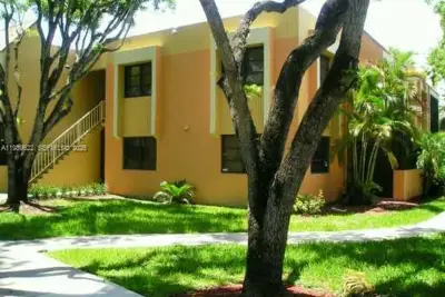 7961 SW 104 St #102-B, Miami: photo 1 of 2