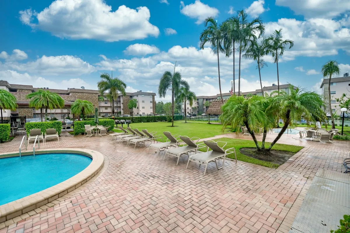 8141 SW 24th Ct #108, Davie: photo 1 of 20
