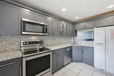 7500 NW 17th St #110, Plantation: photo 1 of 27
