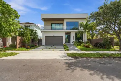 624 SW 8th Ave, Fort Lauderdale: photo 1 of 10