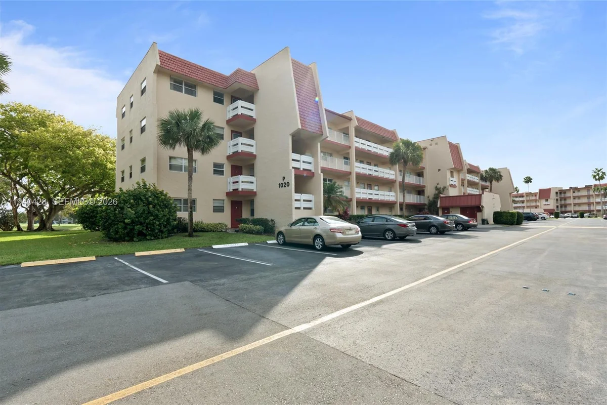 1020 Country Club Dr #206, Margate: photo 1 of 29
