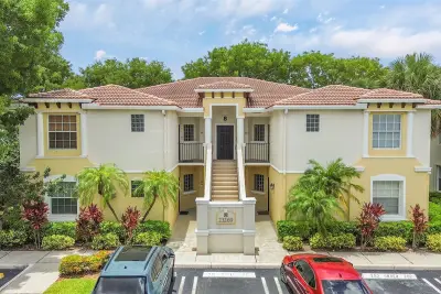 23269 Carolwood Ln #202, Boca Raton: photo 1 of 52