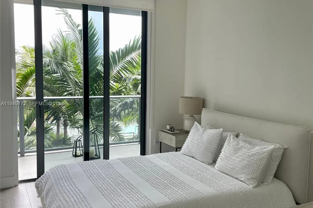 2960 NE 207th St #714, Aventura: photo 1 of 15