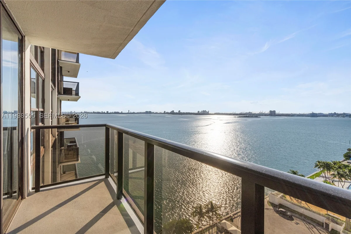 600 NE 36th St #1520, Miami: photo 1 of 15