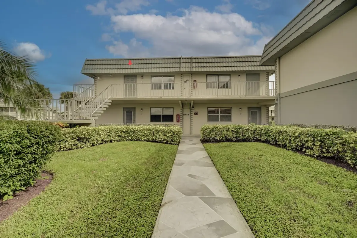 601 Monaco #M, Delray Beach: photo 1 of 14