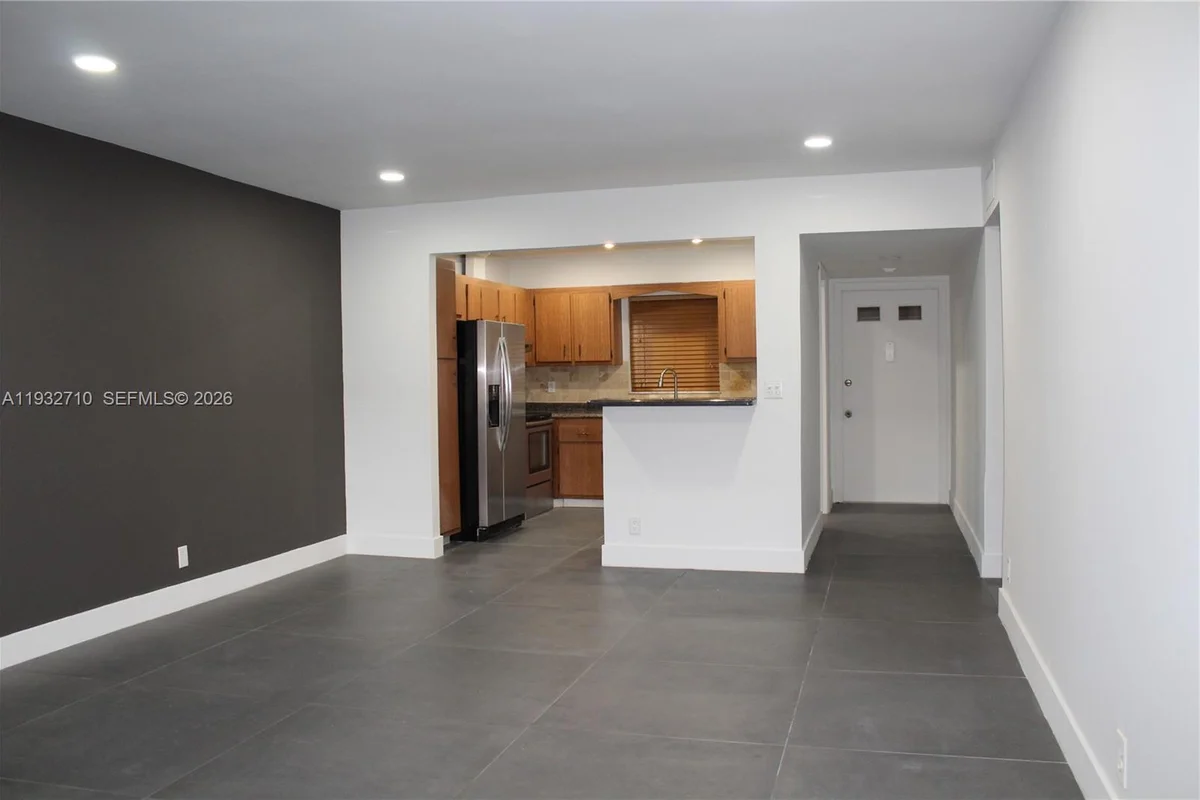 5140 SW 40th Ave #3C, Dania Beach: photo 1 of 21