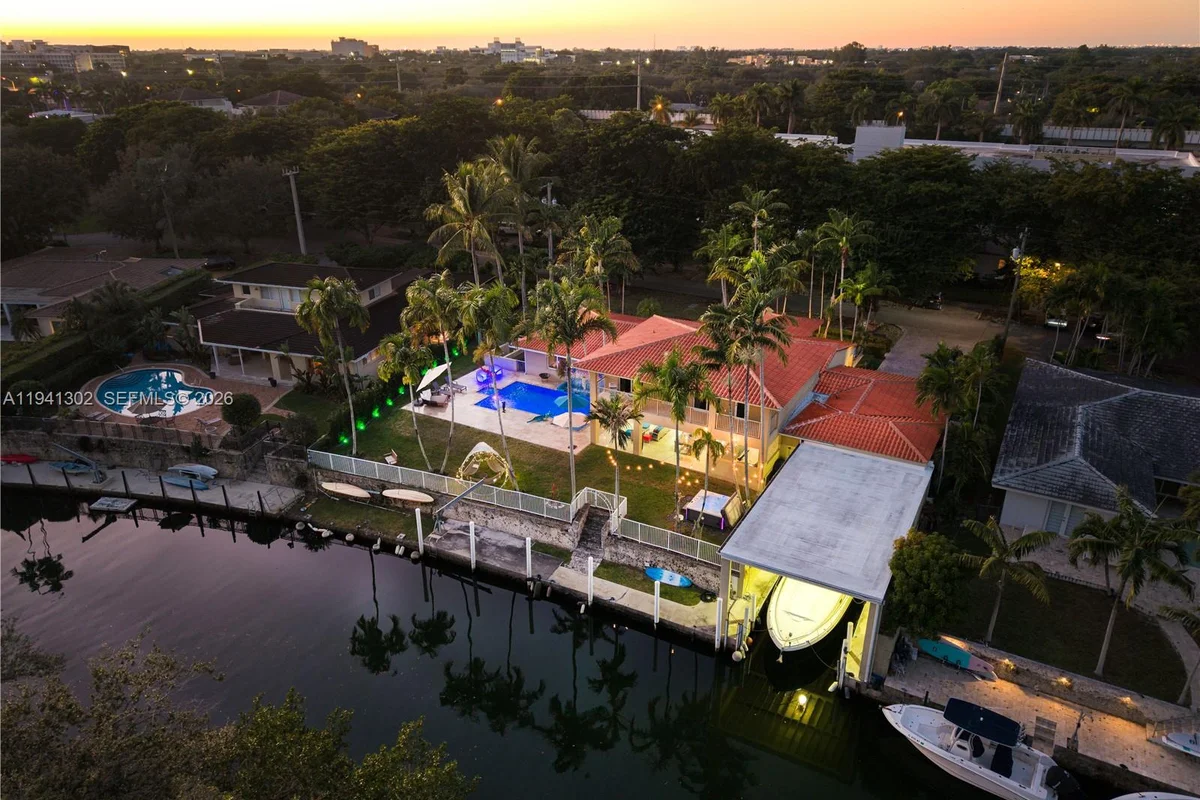 5343 Orduna Dr, Coral Gables: photo 1 of 70