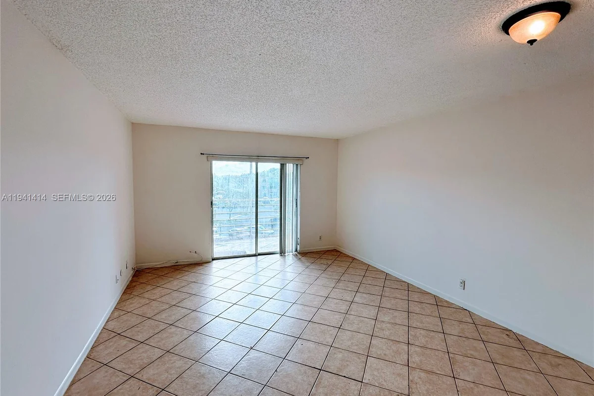 4364 NW 9th Ave #16-3F, Deerfield Beach: photo 1 of 9
