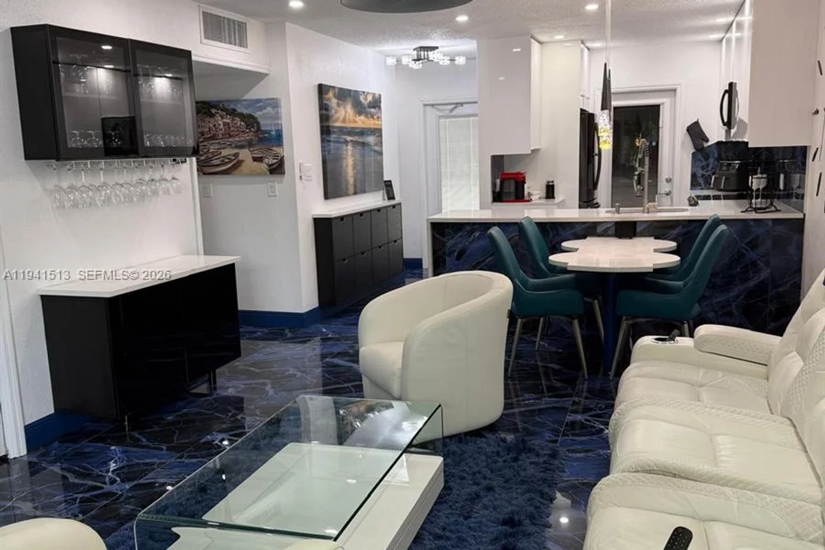 5121 W Oakland Park Blvd #212, Lauderdale Lakes: photo 1 of 17