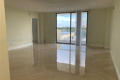 13499 Biscayne Blvd #710, North Miami: photo 1 of 21