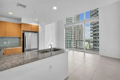 1050 Brickell Ave #2418, Miami: photo 1 of 29