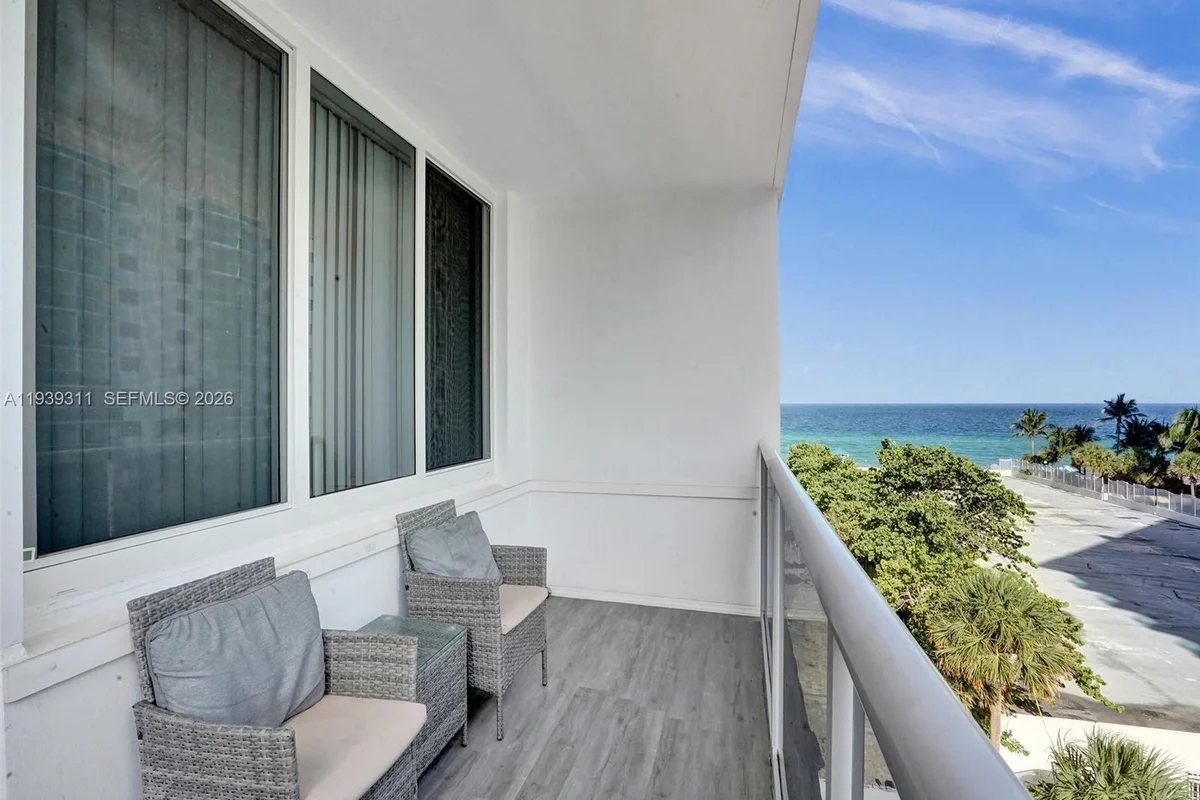 3725 S Ocean Dr #520, Hollywood: photo 1 of 59