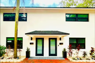 1707 SW 24th St #1-2, Fort Lauderdale: photo 1 of 31
