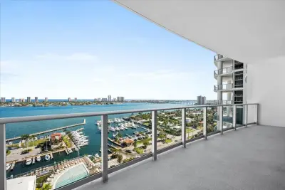 220 Lake Shore Dr #1706, Lake Park: photo 1 of 25