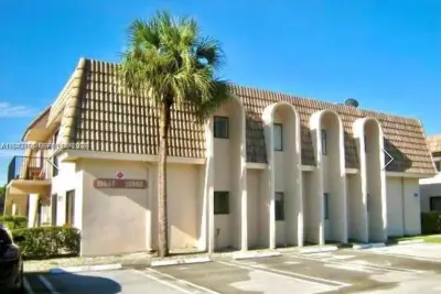 10916 Royal Palm Blvd, Coral Springs: photo 1 of 18