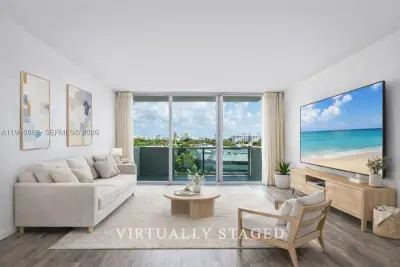1200 West #708, Miami Beach: photo 1 of 27